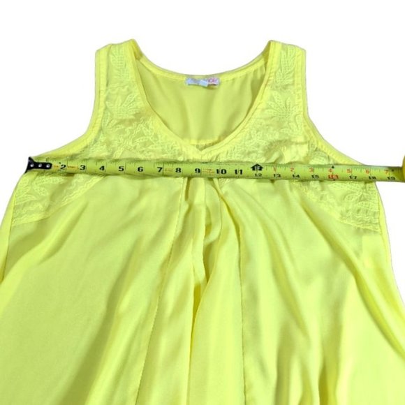 Women's GB Flowy Yellow Tank Hi-Lo with Embroidery Size: Medium - Picture 8 of 12